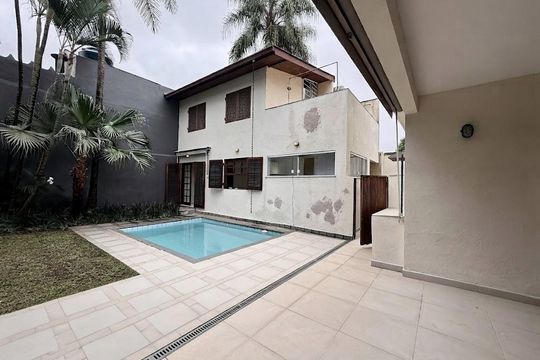 Quintal de casa para alugar com 3 quartos, 280m² em Campo Belo, São Paulo