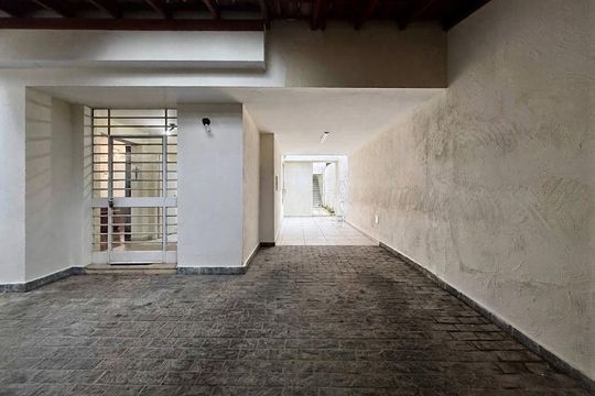 Garagem  de casa para alugar com 3 quartos, 280m² em Campo Belo, São Paulo