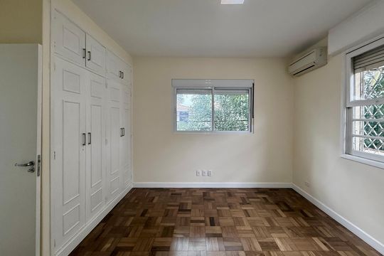 Suíte 1 de casa para alugar com 3 quartos, 280m² em Campo Belo, São Paulo