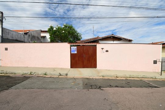 Fachada de casa à venda com 3 quartos, 111m² em Nova Campinas, Campinas