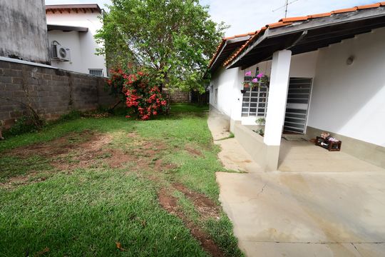 Jardim de casa à venda com 3 quartos, 111m² em Nova Campinas, Campinas