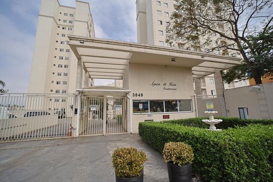 Fachada de apartamento para alugar com 2 quartos, 47m² em Parque Paineiras, São Paulo