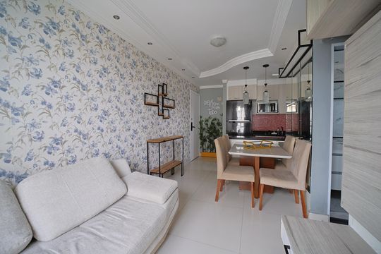 Sala de apartamento para alugar com 2 quartos, 47m² em Parque Paineiras, São Paulo