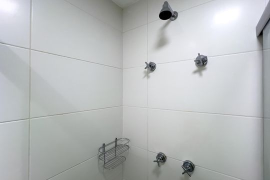 Banheiro de kitnet/studio à venda com 1 quarto, 34m² em Vila Mariana, São Paulo