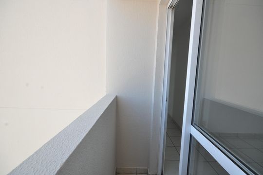 Sacada da Sala de apartamento à venda com 3 quartos, 55m² em Vila Mazzei, São Paulo