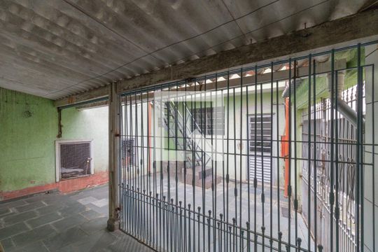 Casa à venda com 1 quarto, 99m² em Jardim Adélia, São Paulo