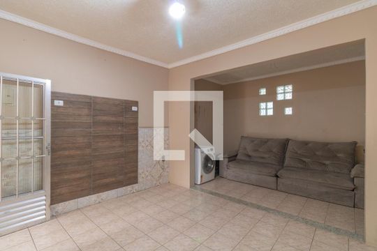 Casa à venda com 1 quarto, 99m² em Jardim Adélia, São Paulo