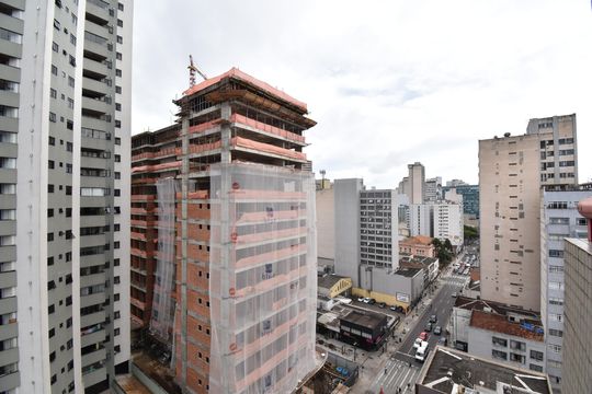 Vista da Sacada de apartamento à venda com 1 quarto, 67m² em Centro, Curitiba
