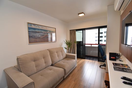 Sala de apartamento à venda com 1 quarto, 67m² em Centro, Curitiba
