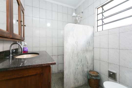 Banheiro social  de casa à venda com 3 quartos, 134m² em Itaquera, São Paulo