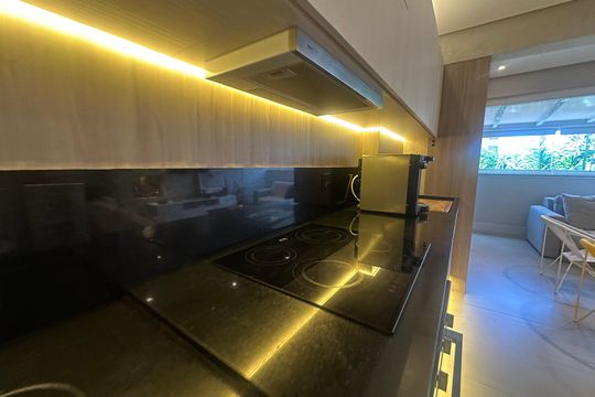 Cozinha de apartamento à venda com 2 quartos, 82m² em Melville Empresarial Ii, Barueri