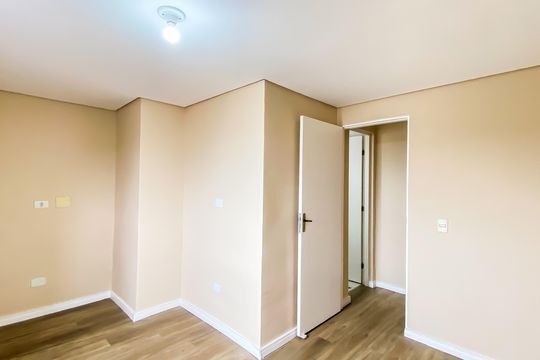Quarto 2 de apartamento para alugar com 2 quartos, 54m² em Vila Carmosina, São Paulo