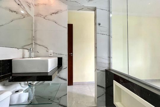 Banheiro da Suíte 2 de casa de condomínio para alugar com 2 quartos, 60m² em Vila Santa Catarina, São Paulo