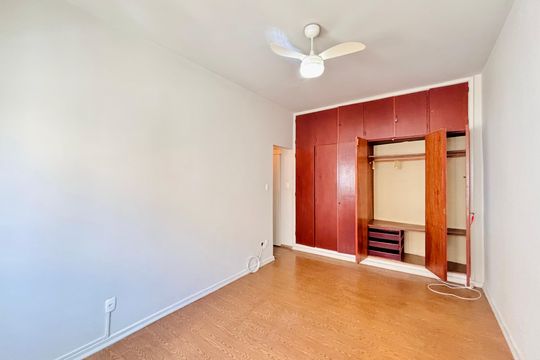 Quarto 2 de apartamento à venda com 2 quartos, 130m² em Copacabana, Rio de Janeiro