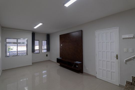Casa à venda com 3 quartos, 137m² em Jardim Santa Maria, São Paulo