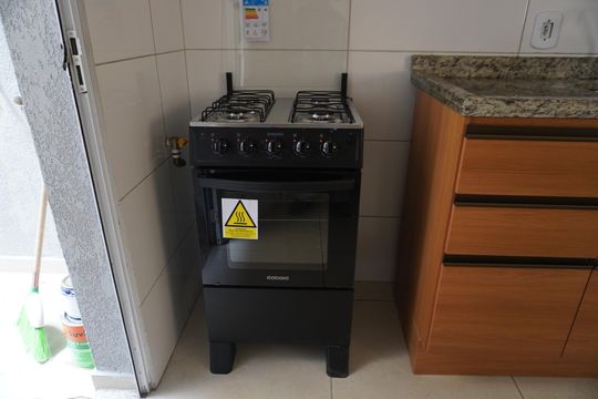 Cozinha de casa de condomínio para alugar com 1 quarto, 37m² em Vila Carmosina, São Paulo