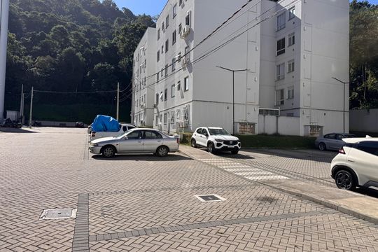 Fachada de apartamento à venda com 2 quartos, 44m² em Vargem Grande, Rio de Janeiro