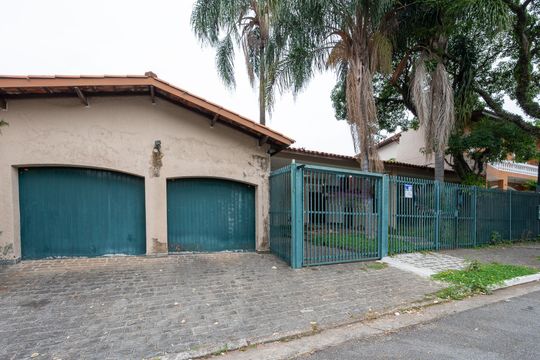Fachada de casa para alugar com 3 quartos, 800m² em Indianópolis, São Paulo