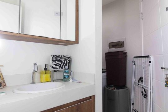 Banheiro de kitnet/studio à venda com 1 quarto, 29m² em Vila Polopoli, São Paulo