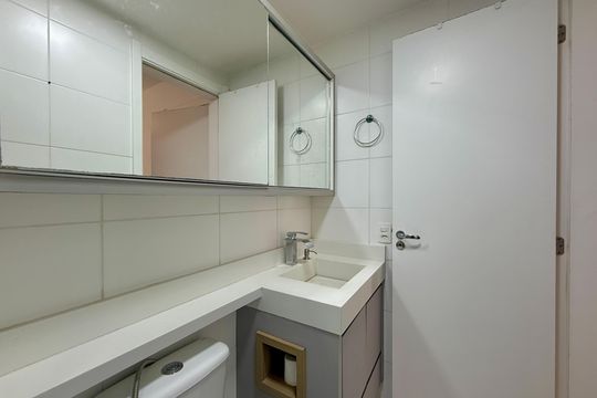 Banheiro da Suíte de apartamento à venda com 1 quarto, 32m² em Jardim Caravelas, São Paulo