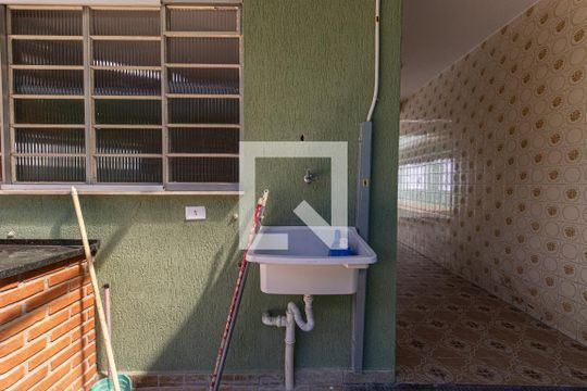 Casa para alugar com 3 quartos, 310m² em Vila Guilhermina, São Paulo