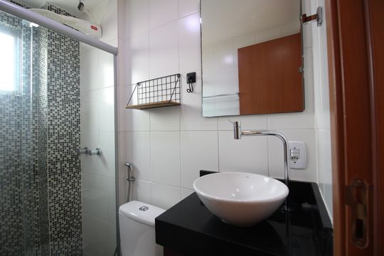 Banheiro de apartamento à venda com 2 quartos, 50m² em Taquara, Rio de Janeiro
