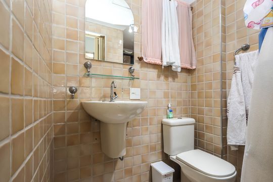 Banheiro de kitnet/studio para alugar com 1 quarto, 27m² em Vila Mariana, São Paulo