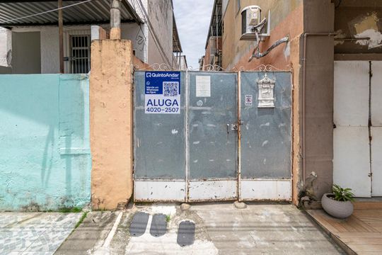 Fachada de casa para alugar com 1 quarto, 40m² em Penha, Rio de Janeiro