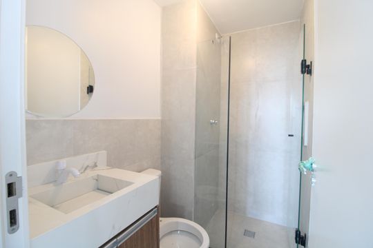 Banheiro de apartamento para alugar com 2 quartos, 39m² em Vila Inglesa, São Paulo