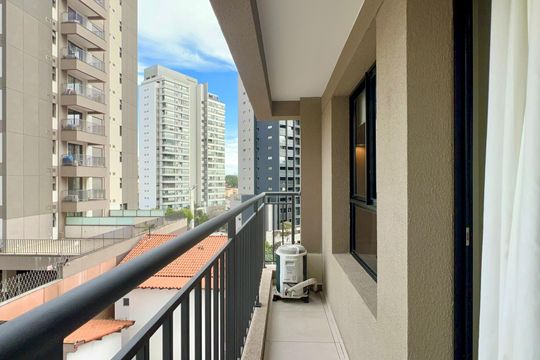 Varanda de kitnet/studio à venda com 1 quarto, 30m² em Sumaré, São Paulo