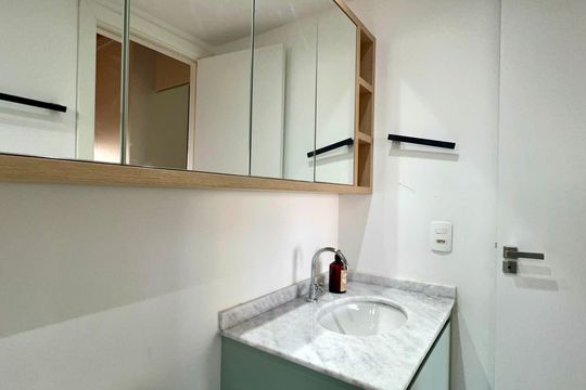 Banheiro da Suíte de kitnet/studio à venda com 1 quarto, 30m² em Sumaré, São Paulo