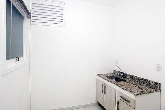 Cozinha de apartamento para alugar com 1 quarto, 26m² em Santo Antônio, Porto Alegre