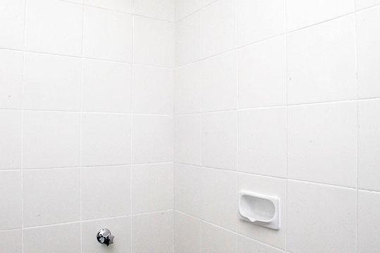 Banheiro de apartamento para alugar com 1 quarto, 26m² em Santo Antônio, Porto Alegre