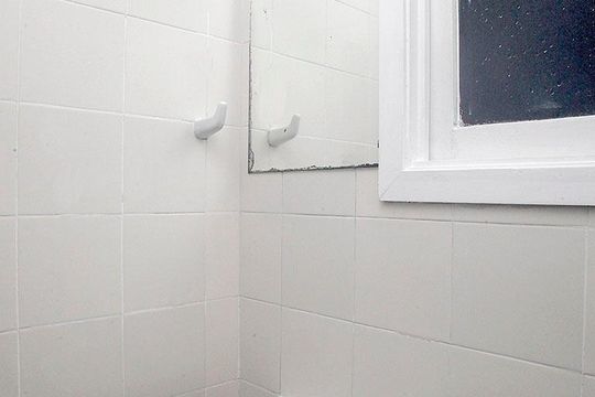 Banheiro de apartamento para alugar com 1 quarto, 26m² em Santo Antônio, Porto Alegre