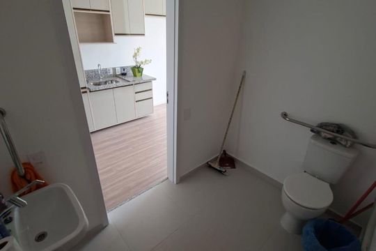 Banheiro Social de kitnet/studio à venda com 1 quarto, 27m² em Penha de França, São Paulo