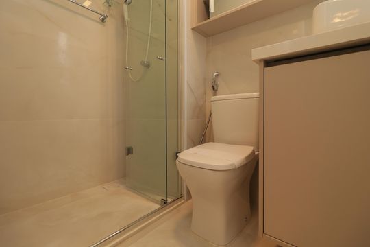 Banheiro de kitnet/studio à venda com 1 quarto, 32m² em Vila Mariana, São Paulo