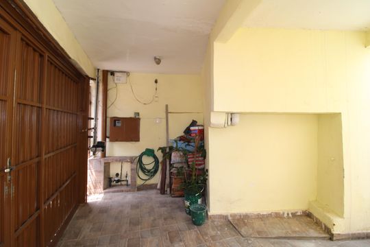 Garagem de casa à venda com 3 quartos, 380m² em Vila Basileia, São Paulo