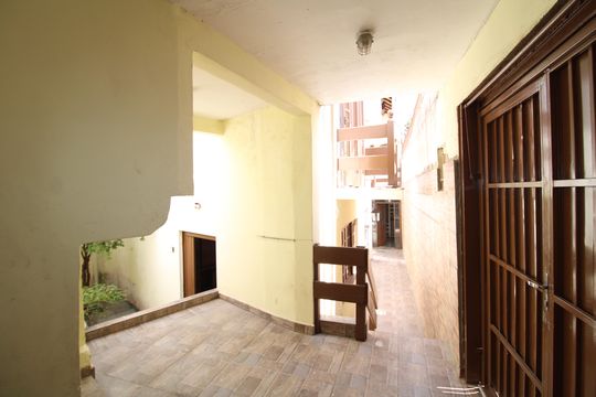Garagem de casa à venda com 3 quartos, 380m² em Vila Basileia, São Paulo