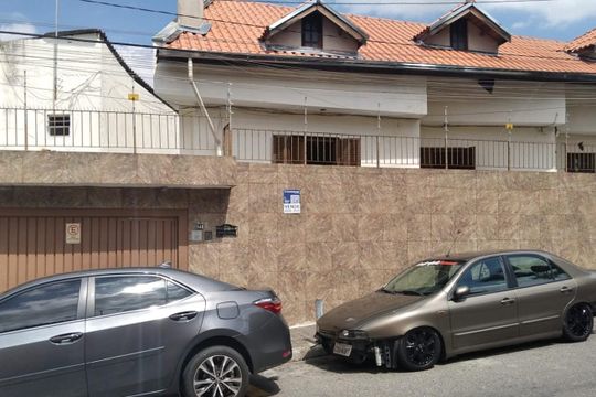 Fachada de casa à venda com 3 quartos, 380m² em Vila Basileia, São Paulo