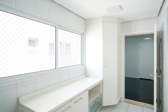 Área de serviço de apartamento para alugar com 3 quartos, 110m² em Santa Maria, São Caetano do Sul
