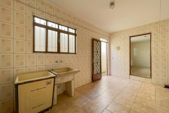 Área de Serviço de casa para alugar com 3 quartos, 161m² em Helena Maria, Osasco