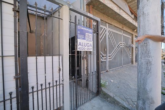 Fachada de casa para alugar com 1 quarto, 45m² em Parque Cisper, São Paulo