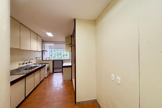 Cozinha de apartamento à venda com 4 quartos, 180m² em Gávea, Rio de Janeiro