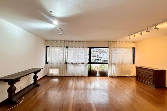 Sala de apartamento à venda com 4 quartos, 180m² em Gávea, Rio de Janeiro