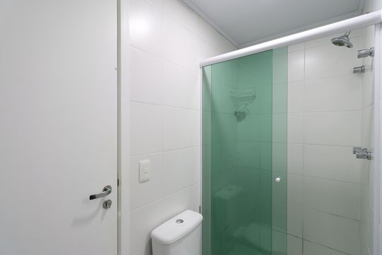 Banheiro Social de apartamento à venda com 2 quartos, 66m² em Lapa, São Paulo