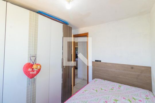 Quarto de apartamento à venda com 2 quartos, 48m² em Olaria, Canoas