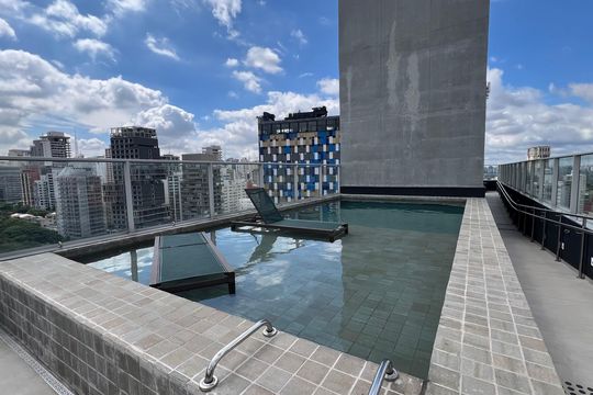 Piscina de kitnet/studio para alugar com 1 quarto, 28m² em Pinheiros, São Paulo