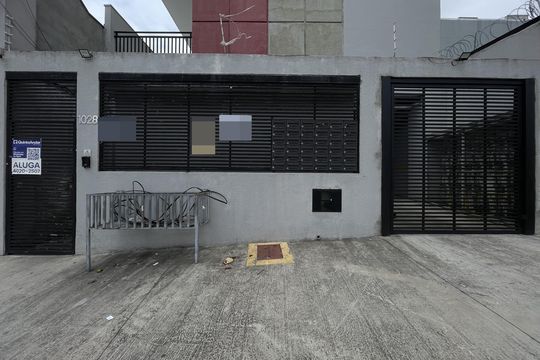 Fachada + Placa de apartamento para alugar com 2 quartos, 43m² em Vila Ré, São Paulo