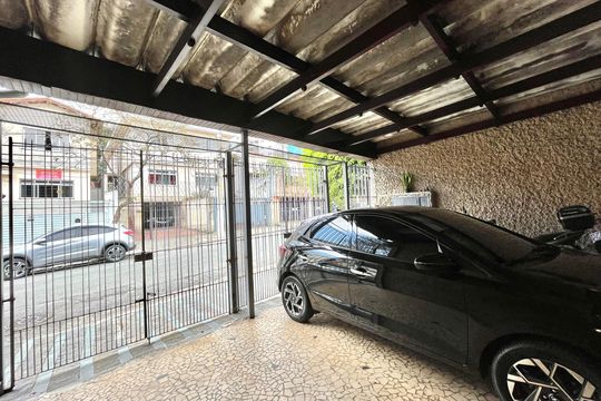 Garagem de casa à venda com 3 quartos, 180m² em Vila Guarani, São Paulo