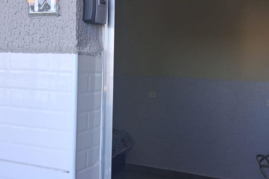 Entrada de kitnet/studio para alugar com 1 quarto, 25m² em Vila Monteiro Lobato, Guarulhos